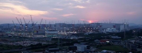 三星半导体工厂 三星和SK海力士股价连涨四日 半导体板块触底反弹