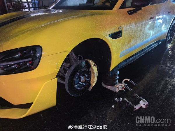 小米汽车副总裁回应小米深夜救援:点赞一线工作人员 小米汽车副总裁回应小米深夜救援:点赞一线工作人员