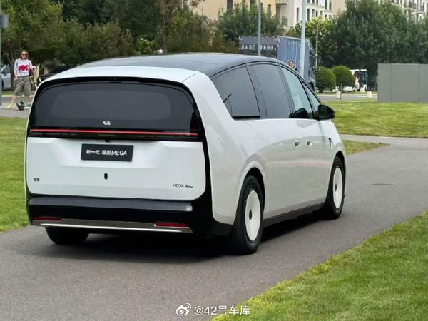 新一代理想MEGA Home 新一代理想MEGA Home升级点详解 搭载双马赫M100