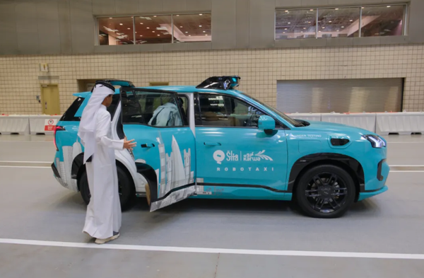小马智行 小马智行在卡塔尔推出Robotaxi体验项目 全无人驾驶!