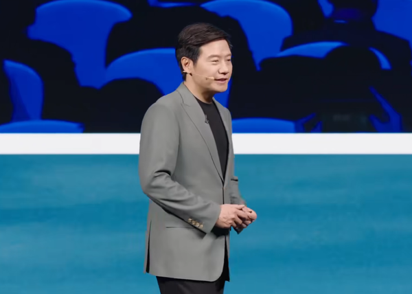 小米公司董事长雷军 雷军再次谈及AI造车:小米依然强调真实环境的测试