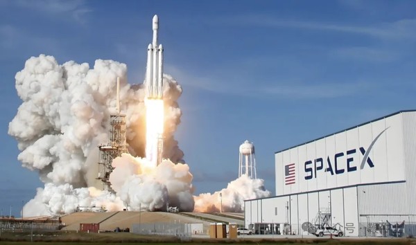 SpaceX SpaceX星舰首次成功进入地球轨道 部署26颗星链卫星