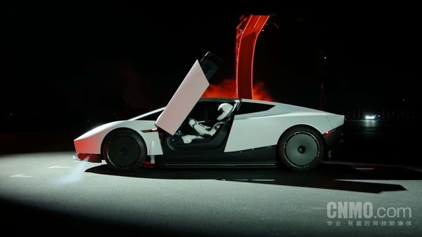 零百近1秒！特斯拉发布第二代Roadster 计划2028年上市