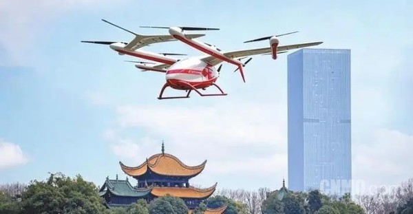 小鹏“陆地航母”的商业真相:先当玩具,再当交通工具? 小鹏“陆地航母”的商业真相:先当玩具,再当交通工具?
